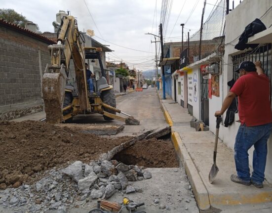 Repara Comisión del Agua de Tepeji fuga de agua