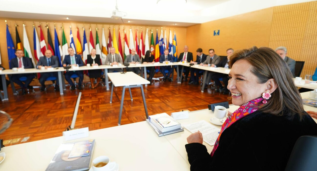 Se reúne Xóchitl Gálvez con embajadores, miembros de la Unión Europea