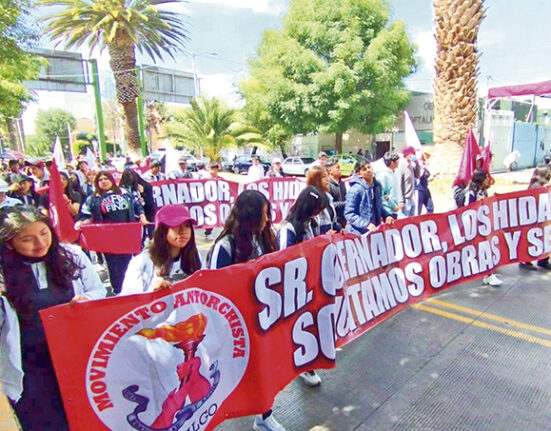 Drenaje, alumbrado y escrituración, exige Antorcha Campesina; protesta