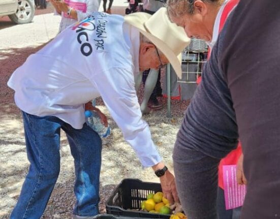 Isidro Romero candidato al Senado, garantiza a comerciantes de Ixmiquilpan la tranquilidad