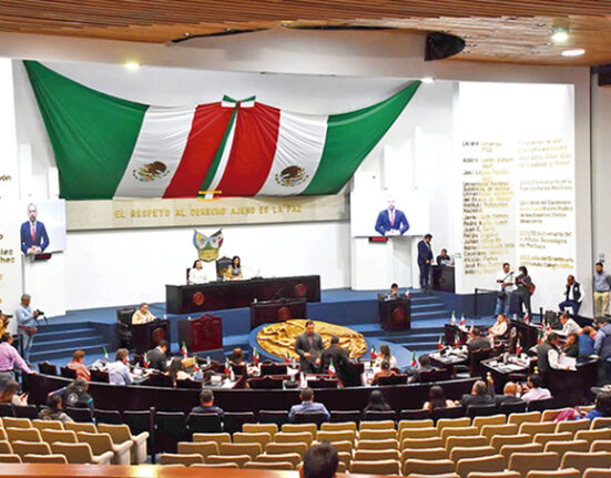 Recibió Congreso local 11 solicitudes de licencia