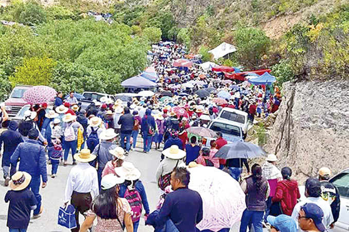 Realizan la Subida de Señor de Santuario