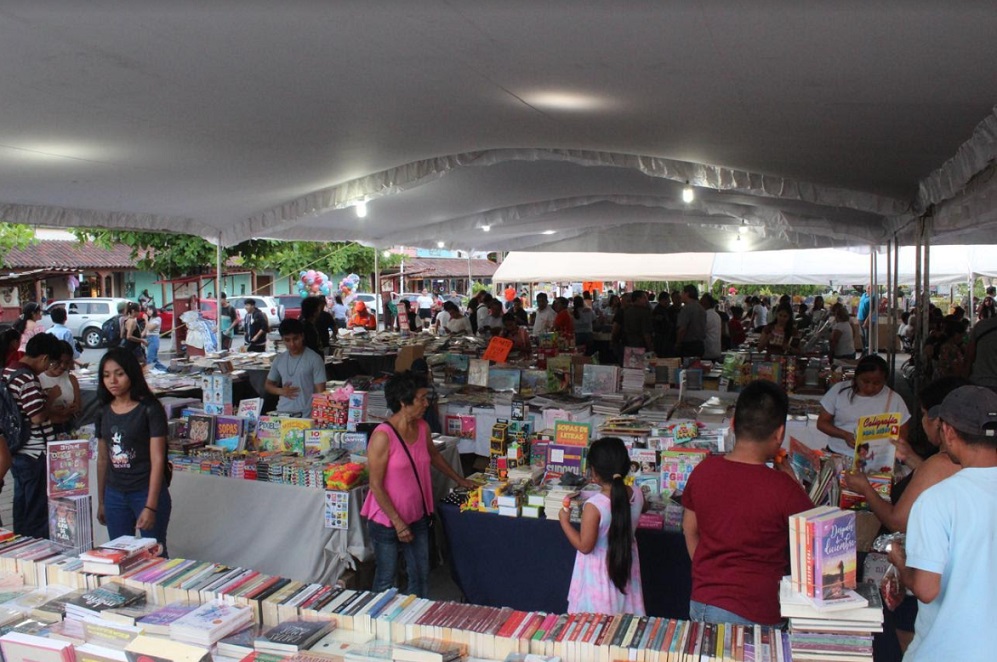 Inauguran Segunda Feria Municipal del Libro en Huejutla