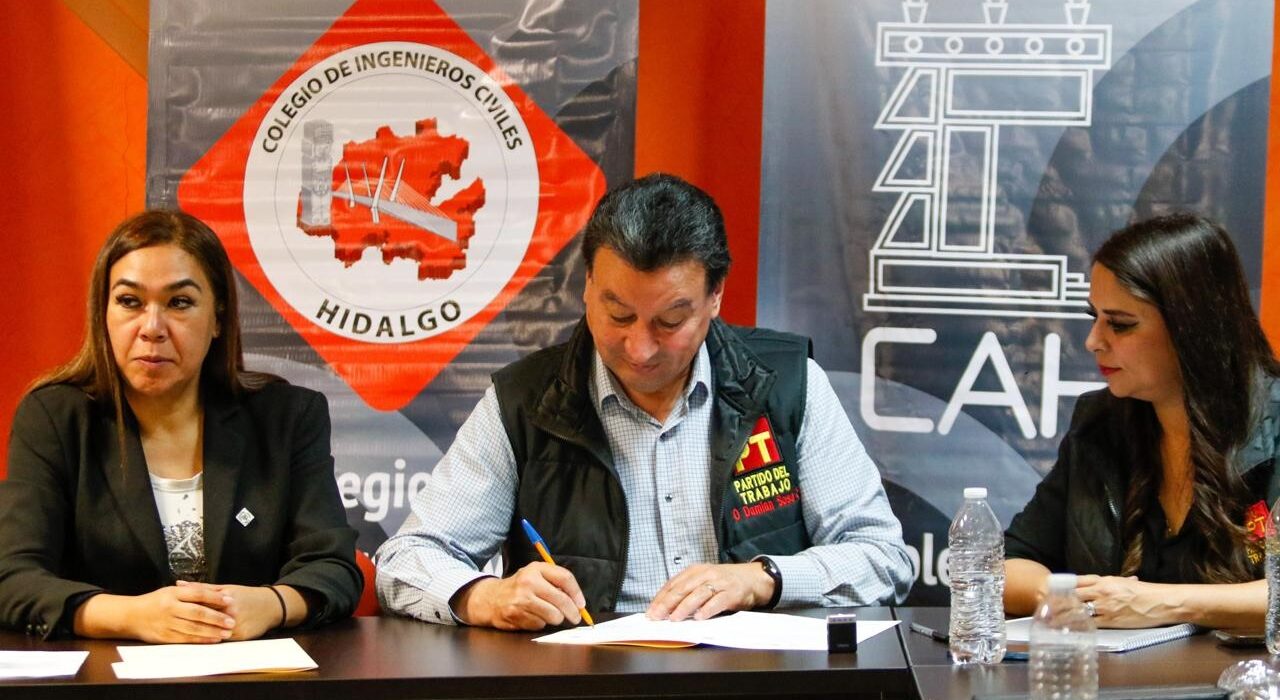Damián Sosa firma carta compromiso con Colegios y Asociaciones de Profesionistas
