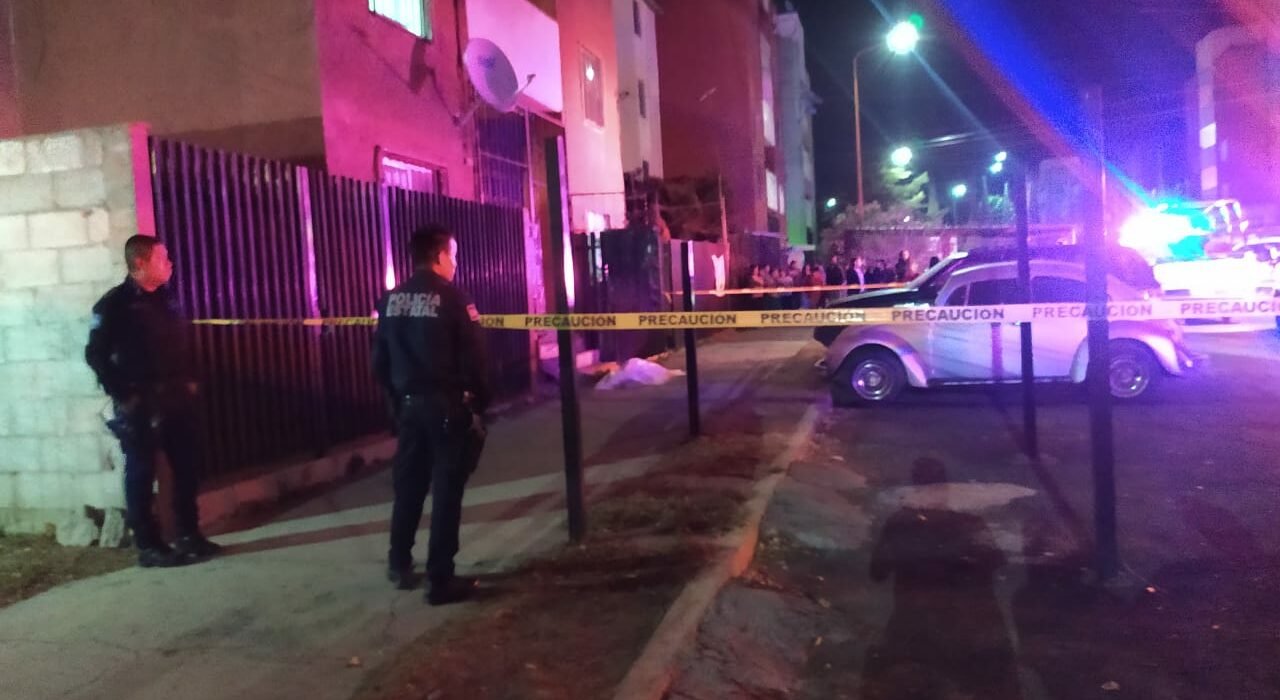 Cae mujer en Pachuca de un edificio de cuatro pisos