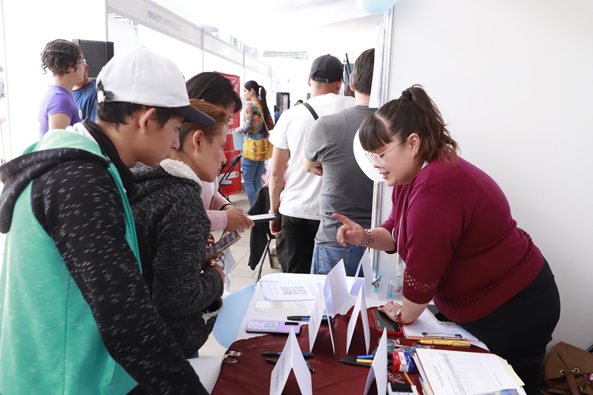 Feria vinculó a mujeres con el sector laboral