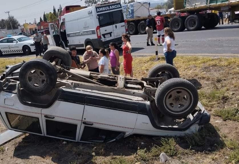 Vuelca camioneta en la México-Pachuca