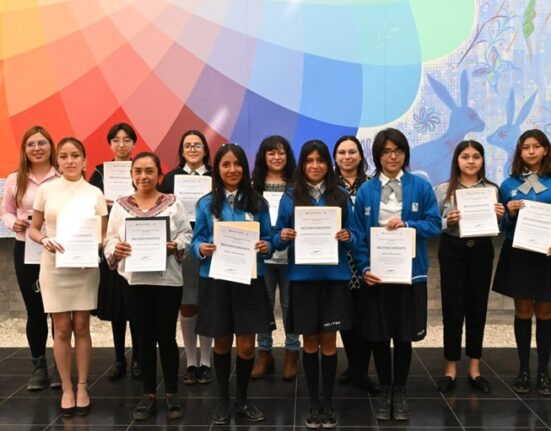 Alumnas de Cobaeh destacan en concurso de ensayo