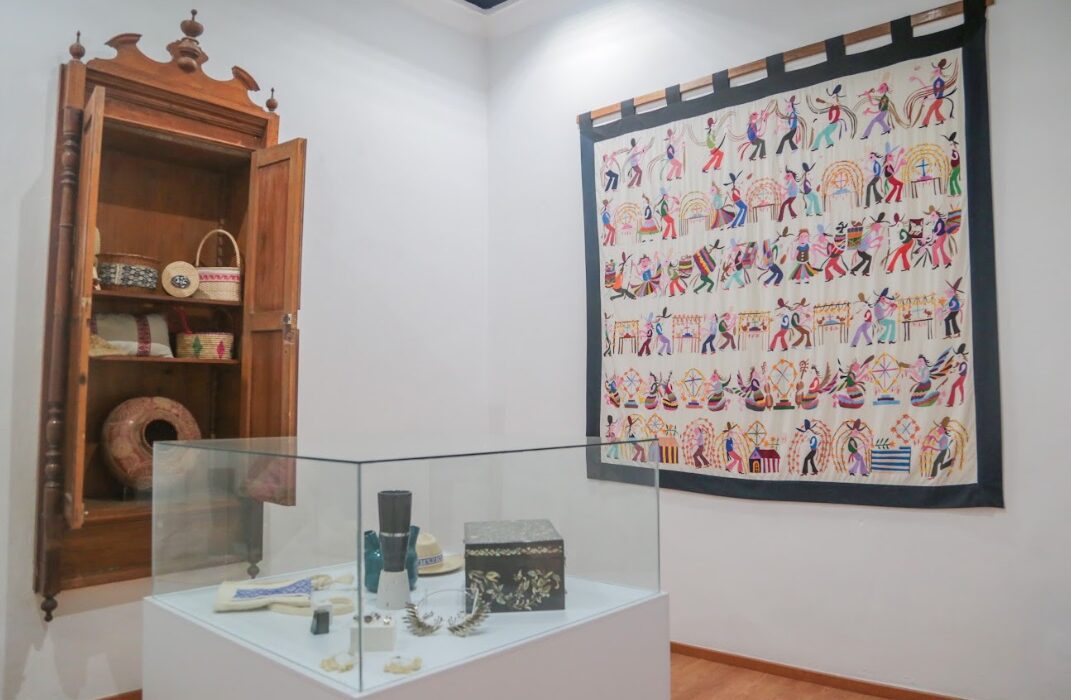 Invitan a asistir a la galería permanente de Arte Popular