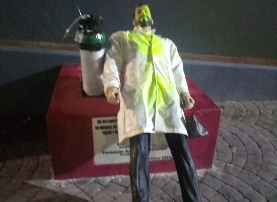 Estatua de Israel Félix es vandalizada