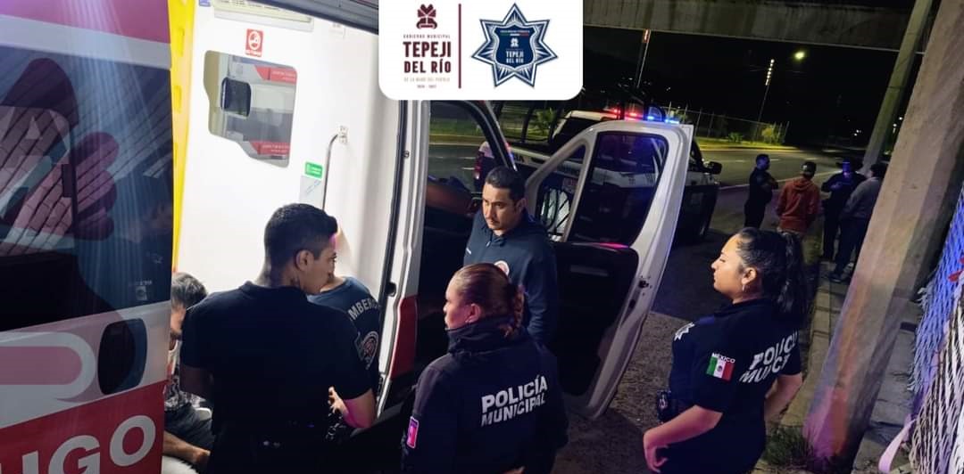 Hombre intentaba arrojarse de un puente en la antigua carretera México-Querétaro