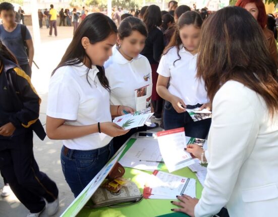 Adolescentes el sector más vulnerable en salud mental