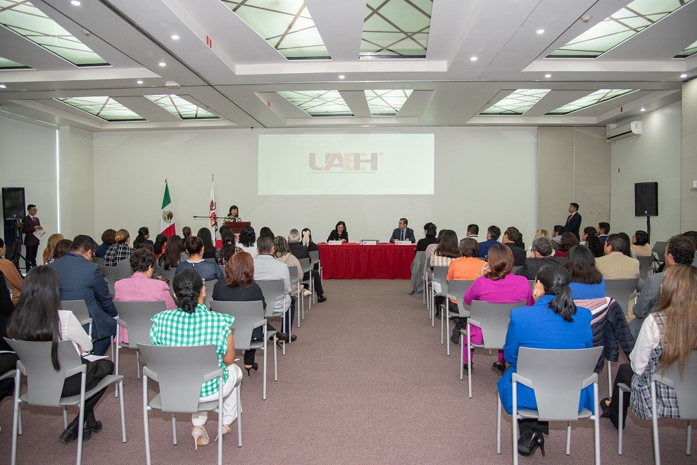 Capacita UAEH a su personal en apoyo a Becas estudiantiles